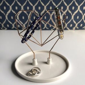 New in Box Coxet Wire/Ceramic Jewelry Holder